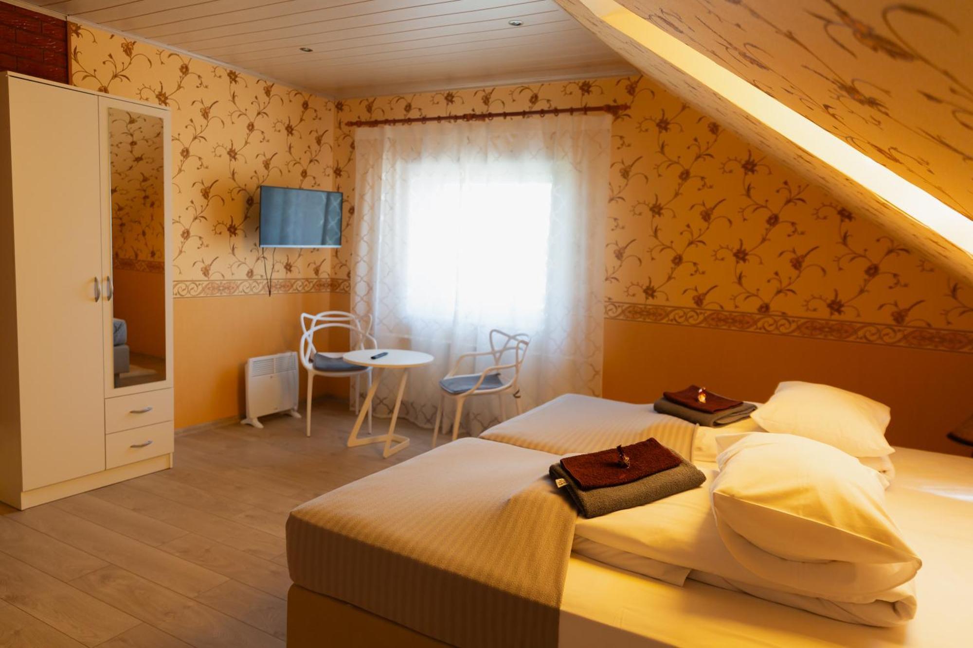 Konrad Family Guesthouse Kuressaare Habitación foto