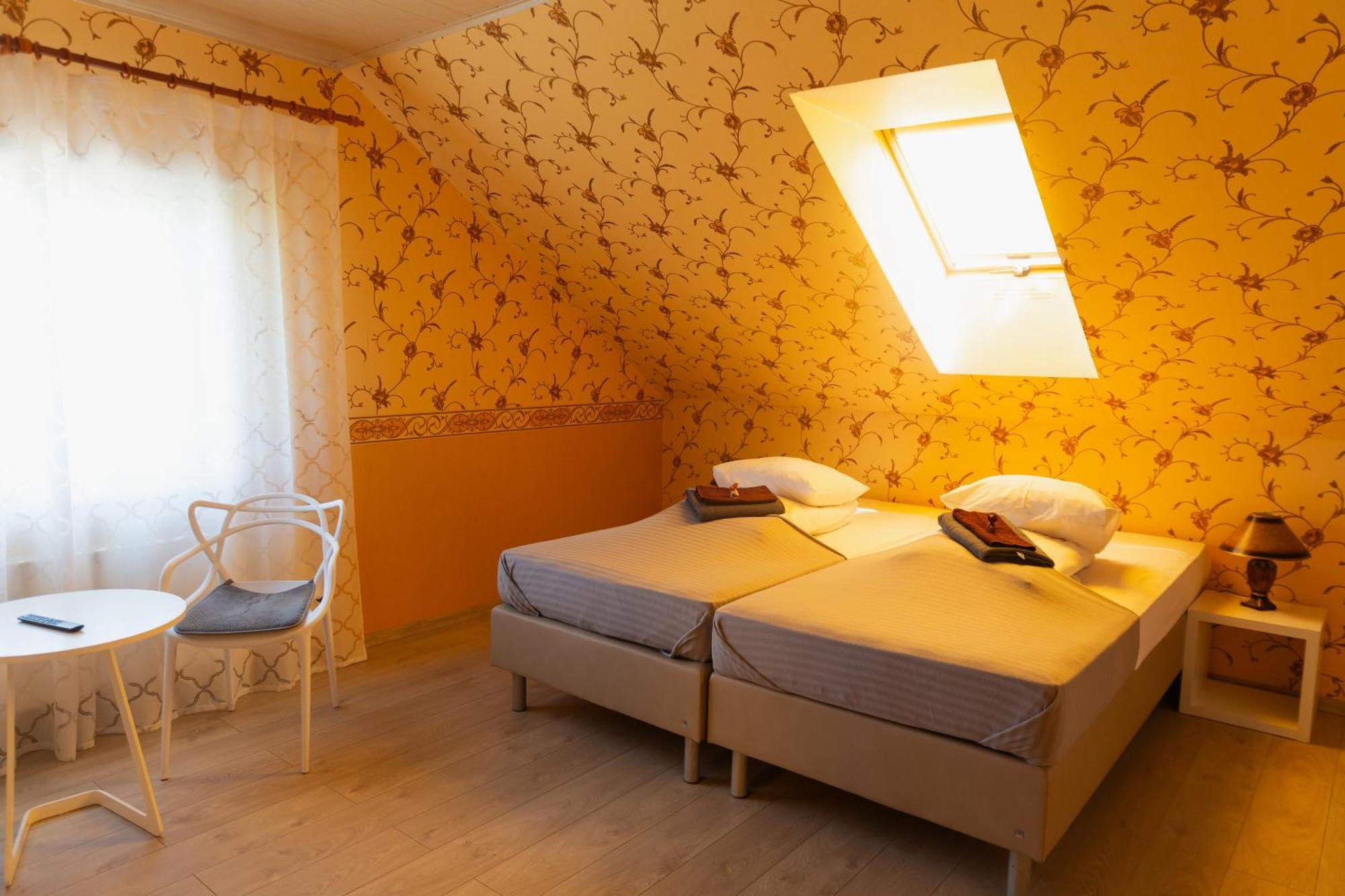 Konrad Family Guesthouse Kuressaare Exterior foto