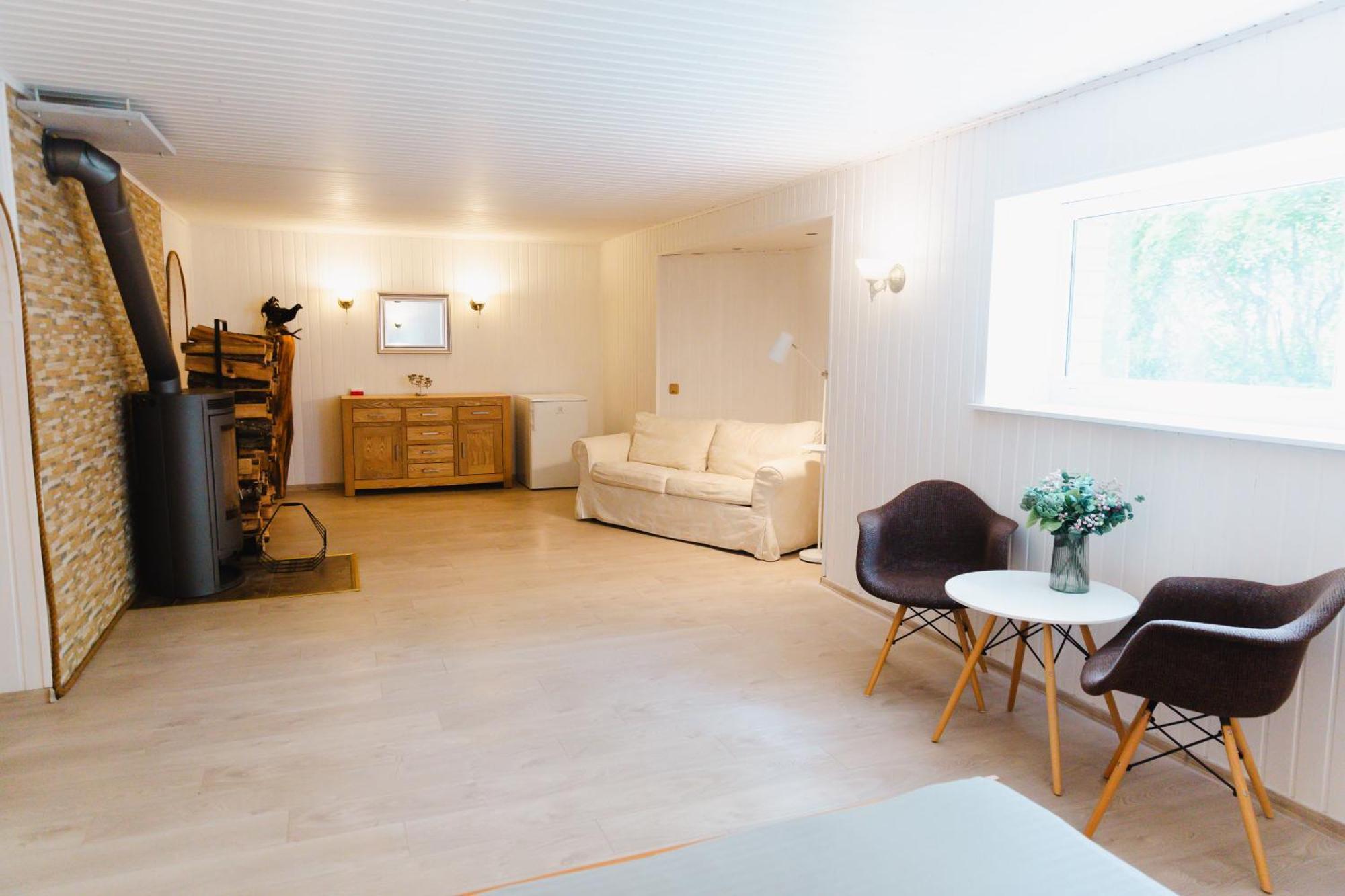 Konrad Family Guesthouse Kuressaare Habitación foto